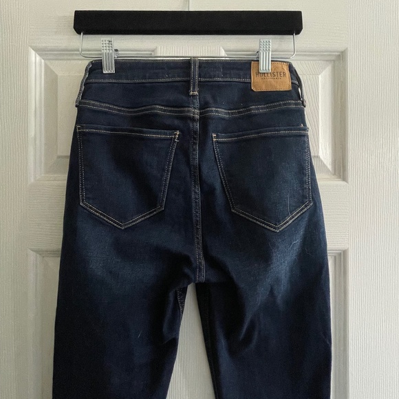 Hollister “Curvy High Rise Vintage Flare” Jeans — Size 26 - Picture 4 of 4